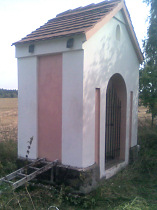 Manušice (Manisch), Kapelle am Wege nach Česká Lípa