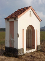 Manušice (Manisch), Kapelle am Wege nach Česká Lípa
