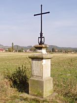 Jestřebí (Habstein), Kreuz am Wege zum Marsovický vrch-Berg