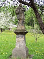 Polevsko (Blottendorf), Statue des hl. Johann v. Nepomuk