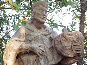 Stvolínky, socha sv. Jana Nepomuckého u silnice do Zahrádek
