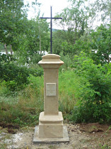 Stvolínky, kříž u Dolanského rybníka