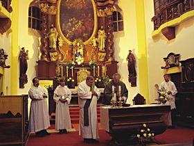 svěcení obrázku v kostele narození Panny Marie v České Lípě