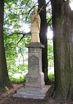 Petrovice (Petersdorf), Statue des hl. Johann v. Nepomuk
