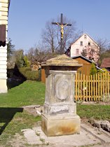Mistrovice (Meistersdorf), Kreuz am Gemeindeamt