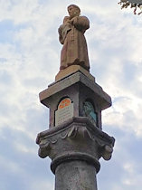 Skalice u České Lípy (Langenau), Säule mit der Statue des hl. Antonius